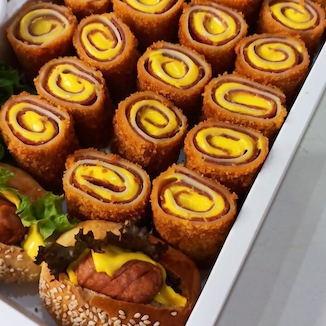 عکس جعبه رول سوخاری ژامبون و لازانیا (32 عددی)