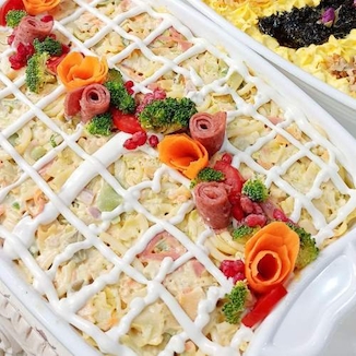 عکس سالاد ماکارونی مجلسی با طعم خاص