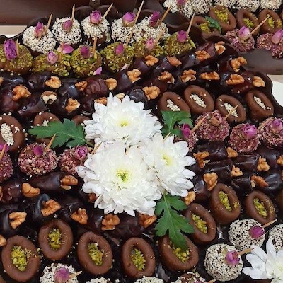 پک-پذیرایی-حلوا-زعفرانی-و-خرمای-گردویی